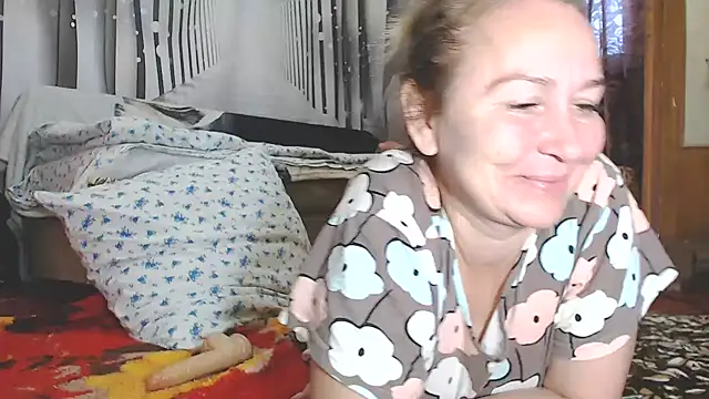 Snapshot of Vika_ chatting on 09/15/25, 05:08 Vika online show from 09/15/25, 05:08