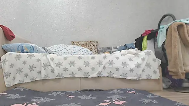 Snapshot of Vika_ chatting on 12/01/25, 05:30 Vika online show from 12/01/25, 05:30