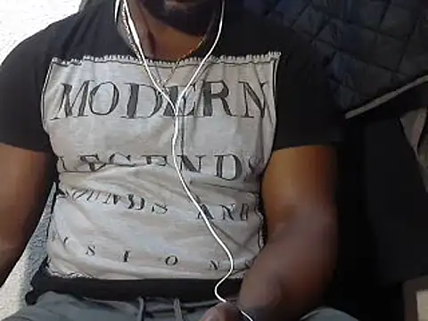 Snapshot of mmoiblack chatting on 03/22/25, 07:53 mmoiblack online show from 03/22/25, 07:53