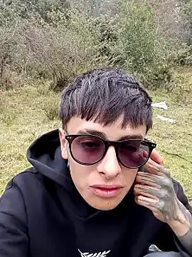 Snapshot of Cuervo_maniaco chatting on 02/19/25, 05:16 Cuervo maniaco online show from 02/19/25, 05:16