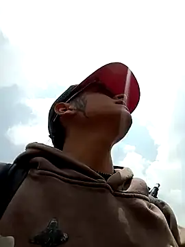 Snapshot of Cuervo_maniaco chatting on 03/15/25, 03:48 Cuervo maniaco online show from 03/15/25, 03:48