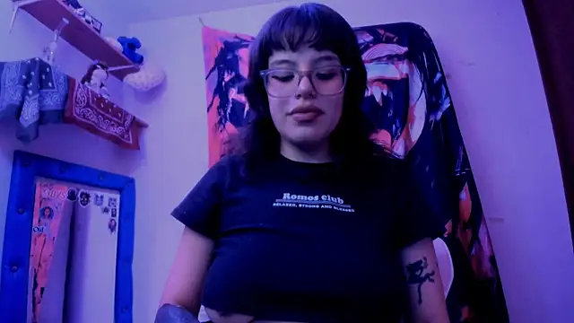Lucyfx666 online show from 04/28/26, 10:36