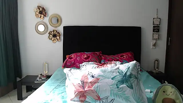 TatianaMonteross online show from 10/11/25, 07:37