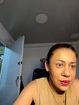 AnnbellaRosse online show from 09/09/25, 04:16