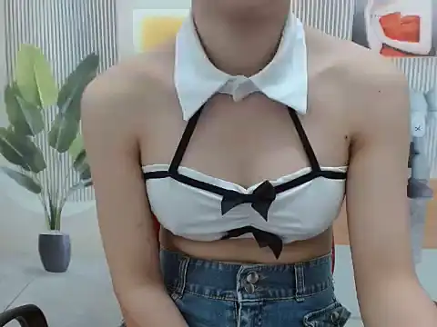 Snapshot of Jikey98 chatting on 10/13/25, 12:45 Jikey98 online show from 10/13/25, 12:45