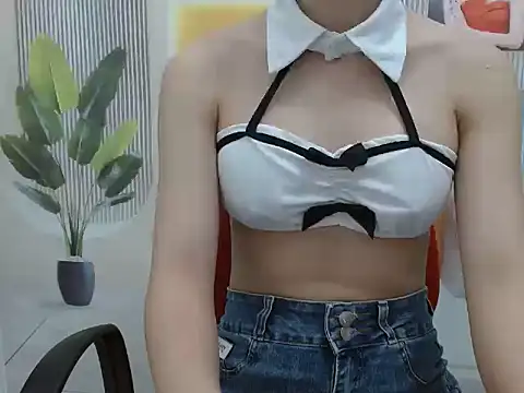 Snapshot of Jikey98 chatting on 10/20/25, 12:45 Jikey98 online show from 10/20/25, 12:45