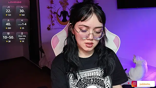 suzumi   online show from 12/14/24, 04:52