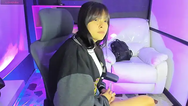 TifanyWhite  online show from 03/03/25, 07:39