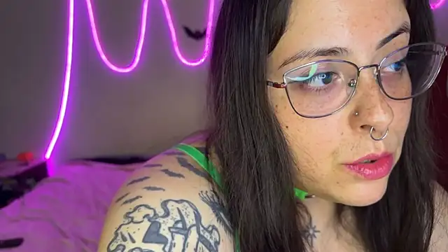 Mizztikaa online show from 11/25/25, 09:26