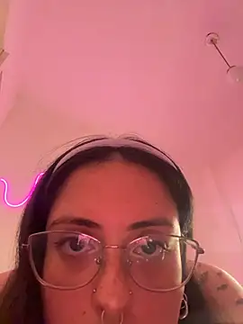 Snapshot of Mizztikaa chatting on 02/17/26, 08:06 Mizztikaa online show from 02/17/26, 08:06