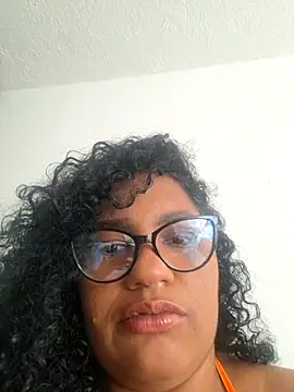 Annie-Wolf online show from 11/17/25, 09:08