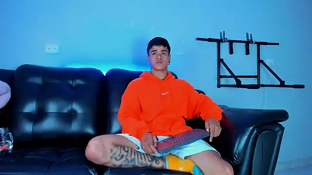 Rob saenz  online show from 03/01/25, 02:34