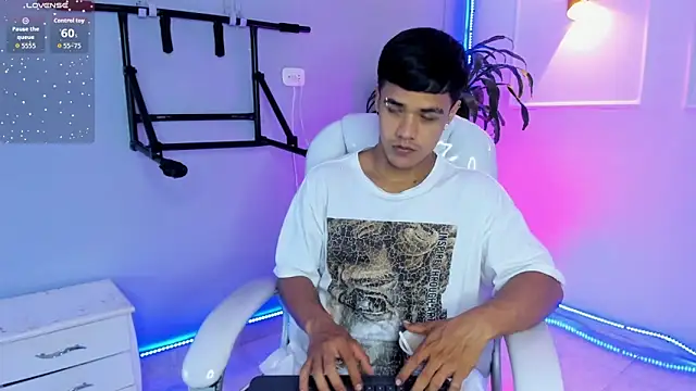 Rob saenz  online show from 11/18/25, 02:53