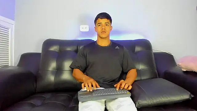 Rob saenz  online show from 03/10/25, 01:32