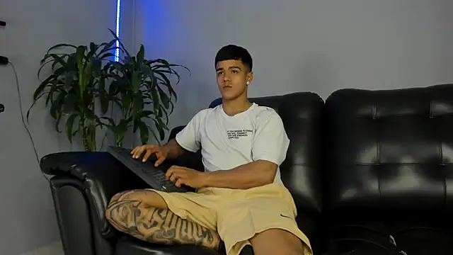 Rob saenz  online show from 09/24/25, 03:51