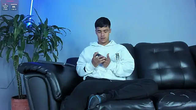 Rob saenz  online show from 09/23/25, 01:40