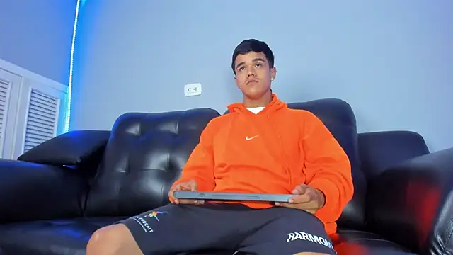 Rob saenz  online show from 03/22/25, 02:03