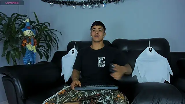 Rob saenz  online show from 10/16/25, 02:14