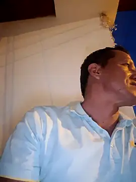 Snapshot of leoytessa_10 chatting on 10/15/25, 10:12 leoytessa 10 online show from 10/15/25, 10:12