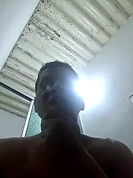 Snapshot of leoytessa_10 chatting on 10/11/25, 02:45 leoytessa 10 online show from 10/11/25, 02:45