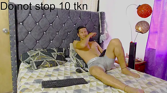 Snapshot of leoytessa_10 chatting on 02/27/25, 06:20 leoytessa 10 online show from 02/27/25, 06:20