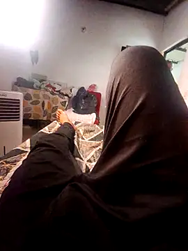 Snapshot of leoytessa_10 chatting on 10/09/25, 09:15 leoytessa 10 online show from 10/09/25, 09:15