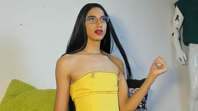Snapshot of CharlotteLauren chatting on 09/18/25, 11:52 CharlotteLauren online show from 09/18/25, 11:52