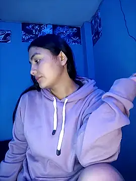 Nahiara velez online show from 10/18/25, 12:23