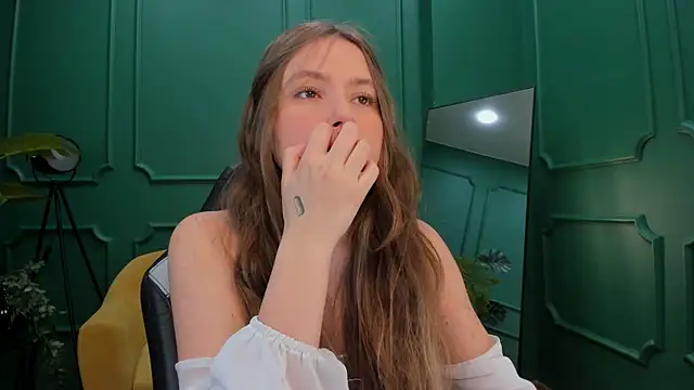 MaryannSoftt online show from 01/23/25, 01:24