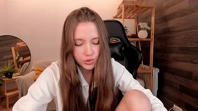 MaryannSoftt online show from 10/09/25, 03:34