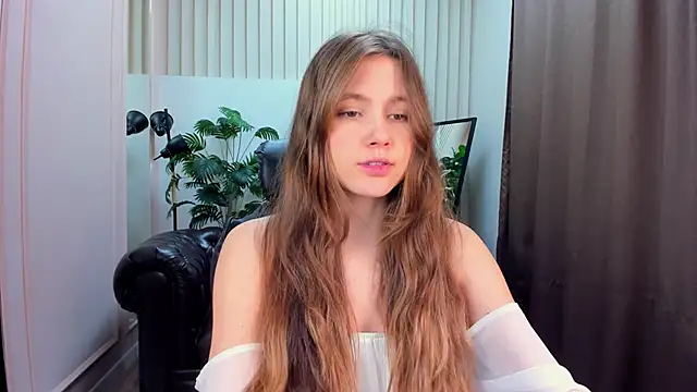 MaryannSoftt online show from 02/01/25, 04:22