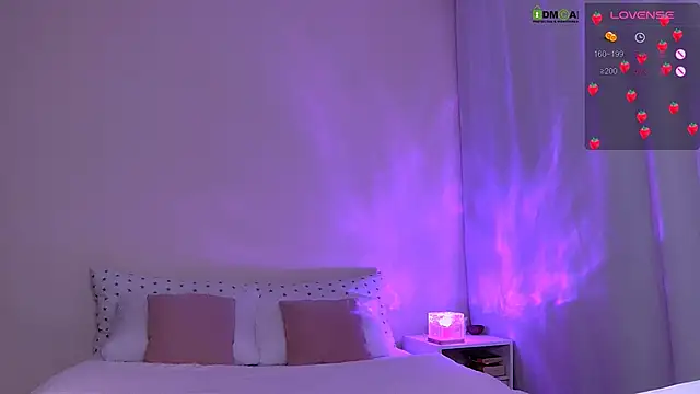 Snapshot of StacyWorry chatting on 12/20/25, 05:43 StacyWorry online show from 12/20/25, 05:43