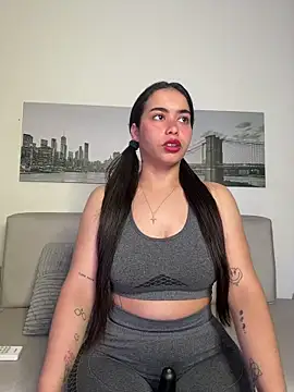 SophieRoyals online show from 04/22/26, 01:40