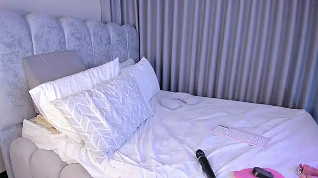 Snapshot of ashlyestone chatting on 02/04/26, 12:49 ashlyestone online show from 02/04/26, 12:49