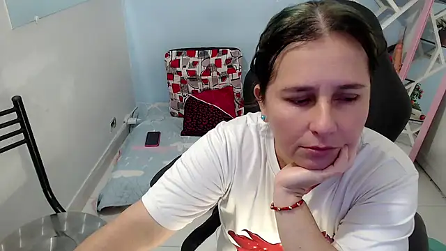 victoria jones online show from 01/15/26, 04:32