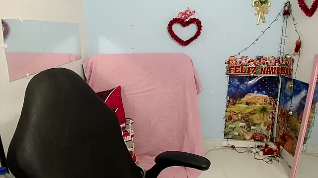 victoria jones online show from 12/15/25, 02:01