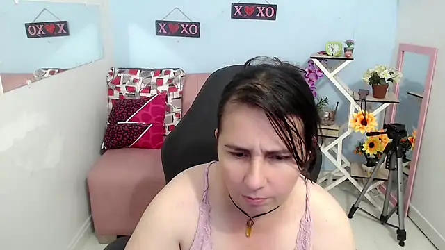 victoria jones online show from 10/04/25, 02:29
