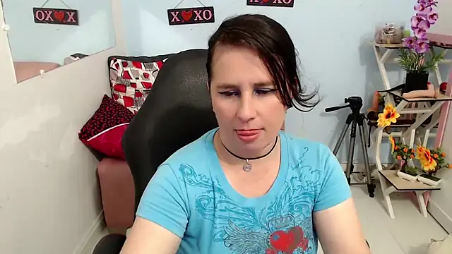 victoria jones online show from 11/12/25, 01:59