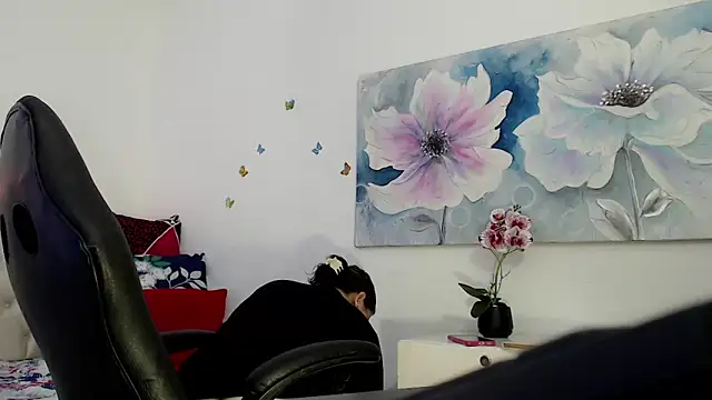 victoria jones online show from 04/14/26, 01:38