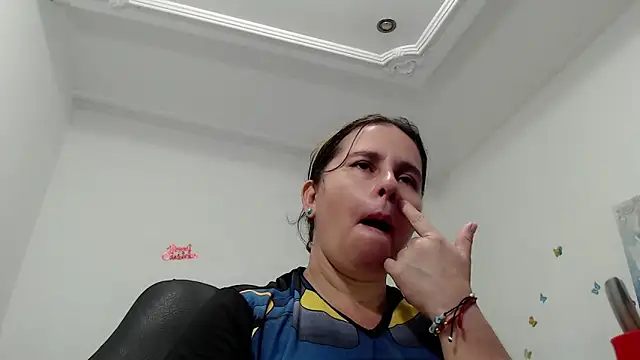 victoria jones online show from 04/04/26, 02:01