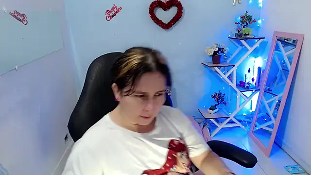 victoria jones online show from 02/20/26, 03:58