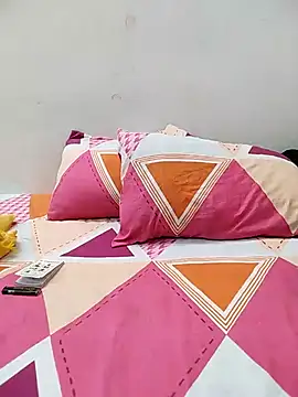 Snapshot of Diya_Chopra chatting on 03/11/25, 04:30 Diya Chopra online show from 03/11/25, 04:30