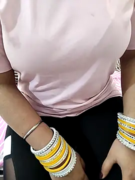 Snapshot of Diya_Chopra chatting on 03/07/25, 11:29 Diya Chopra online show from 03/07/25, 11:29