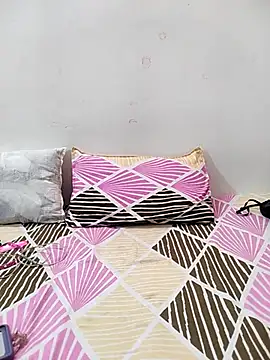 Snapshot of Diya_Chopra chatting on 03/08/25, 05:17 Diya Chopra online show from 03/08/25, 05:17