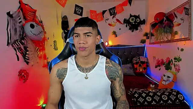 Damian latinxxx online show from 10/30/25, 03:16