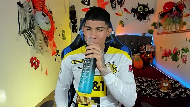 Damian latinxxx online show from 10/27/25, 03:07