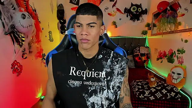 Damian latinxxx online show from 10/31/25, 03:03