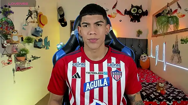 Damian latinxxx online show from 11/17/25, 03:10