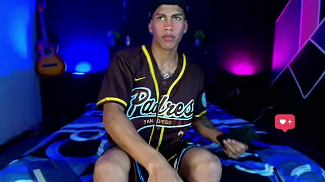 Damian latinxxx online show from 02/25/25, 03:09
