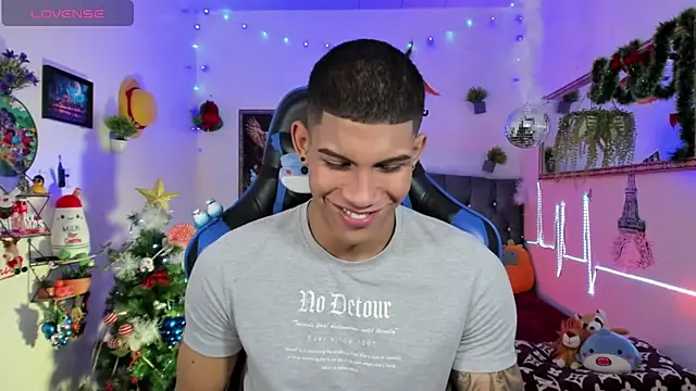 Damian latinxxx online show from 11/30/25, 03:07